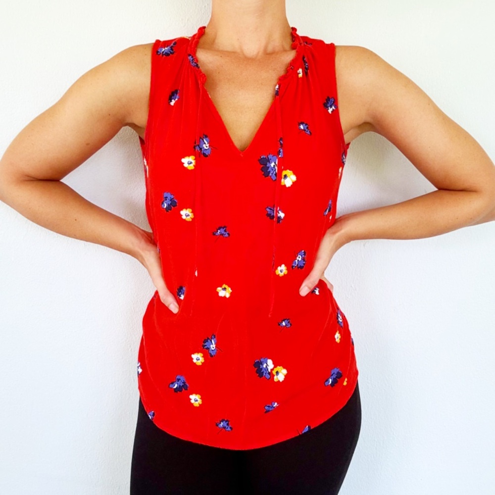 Old Navy red blue floral sleeveless tie neck ruffle trim blouse size XS